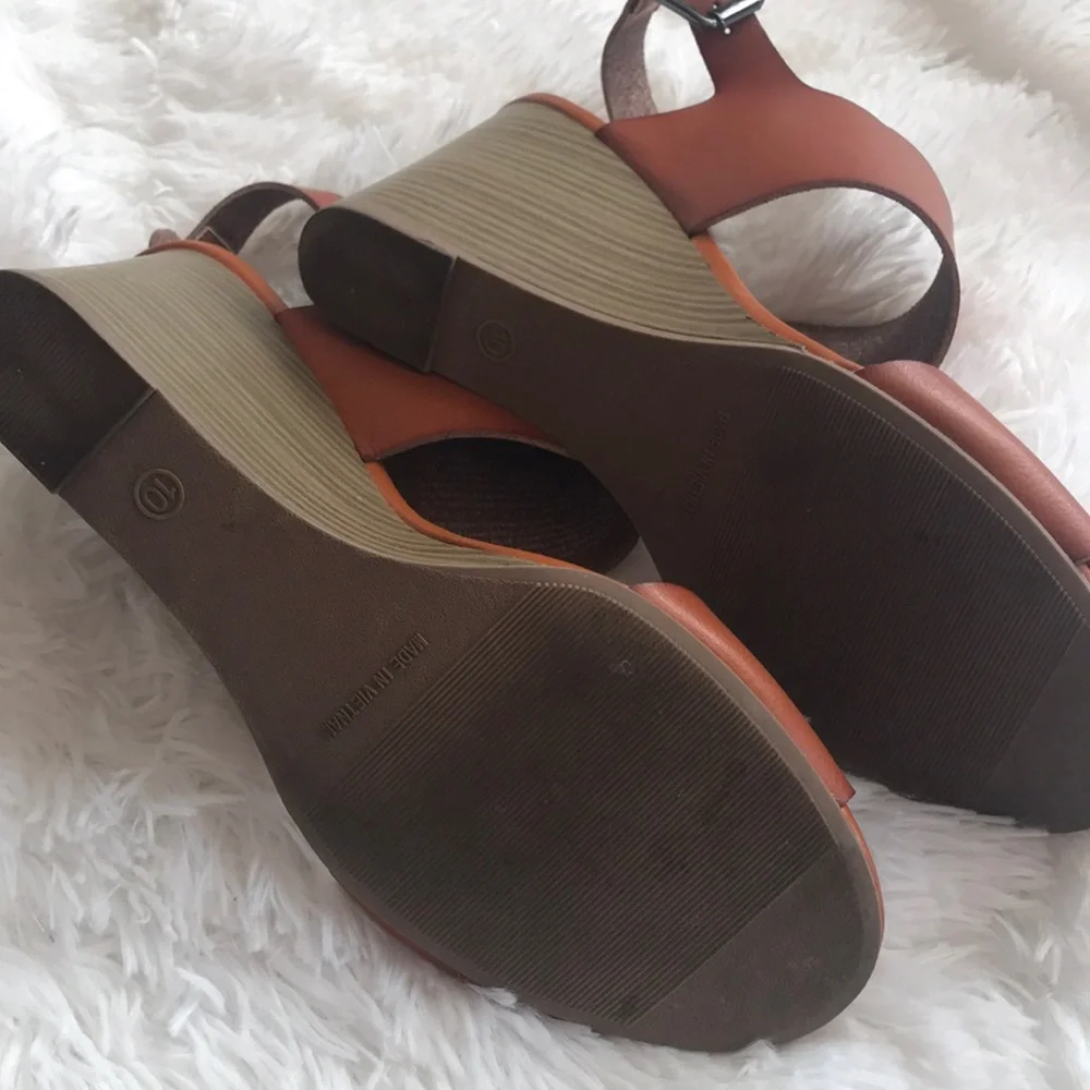 Old Navy Slingback Wedge Sandals Size 10 - Picture 5 of 8